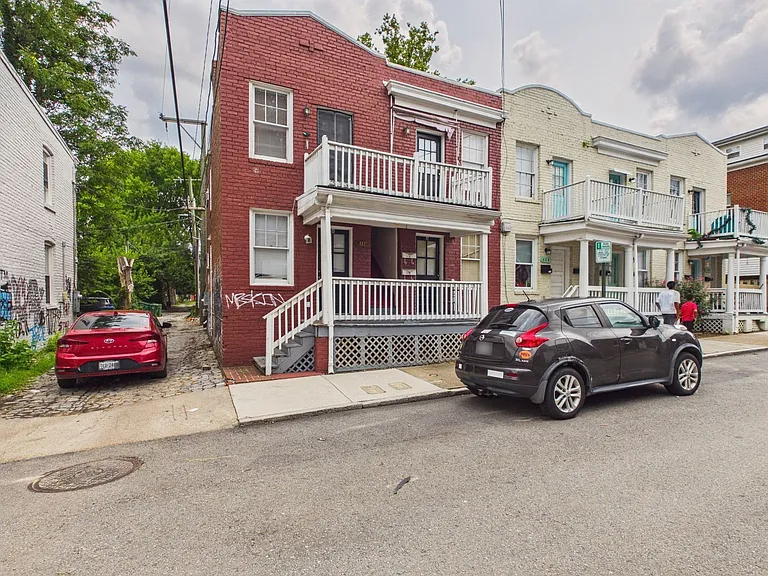 411 Gilmer St #B — Photo 2