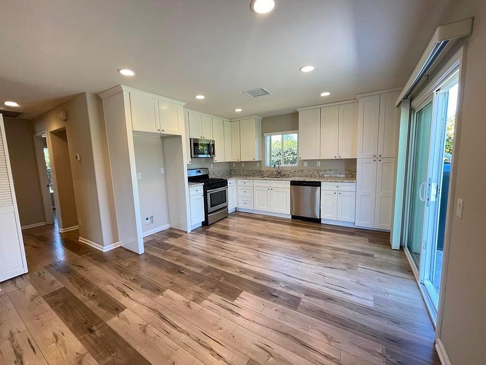 1st image of 7915 Farralone Ave