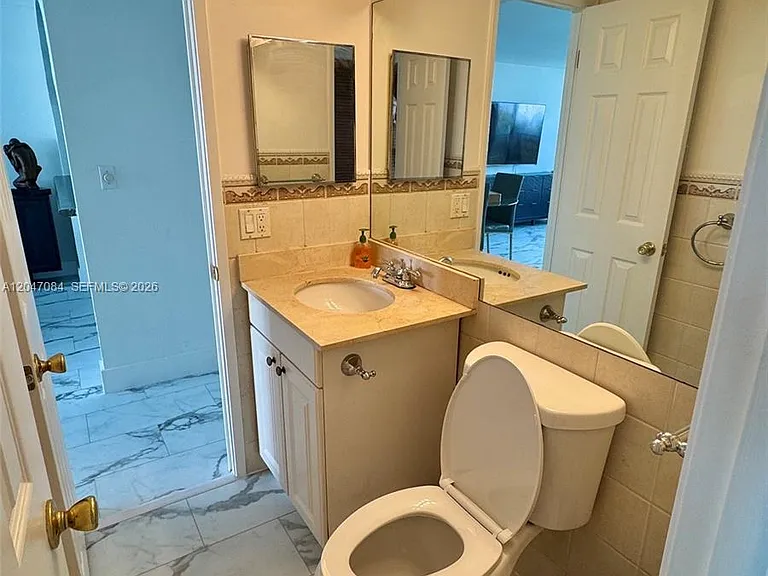 600 NE 36th St #609 — Photo 10