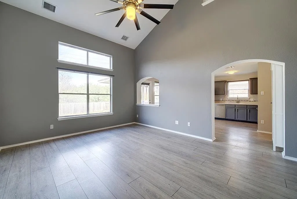 3 bed, 2.5 bath, 1491 sqft, $2,090 — Photo 4