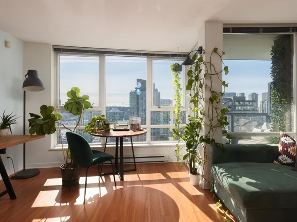 928 Beatty St #3001, Vancouver, BC V6Z 3G6