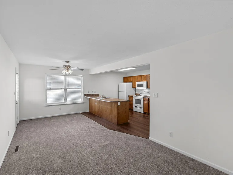 2411 Northampton Dr — Photo 13