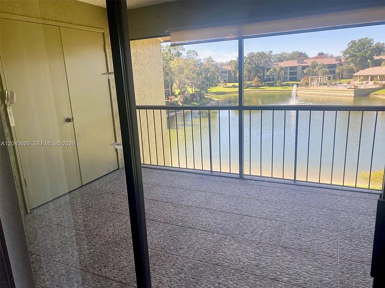 15 Escondido Ct #148 — Photo 2