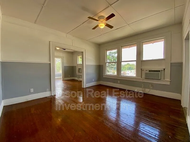 1 bed, 1.0 bath, 1200 sqft, $685 — Photo 2