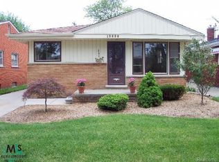 19636 Country Club Dr, Harper Woods, MI 48225