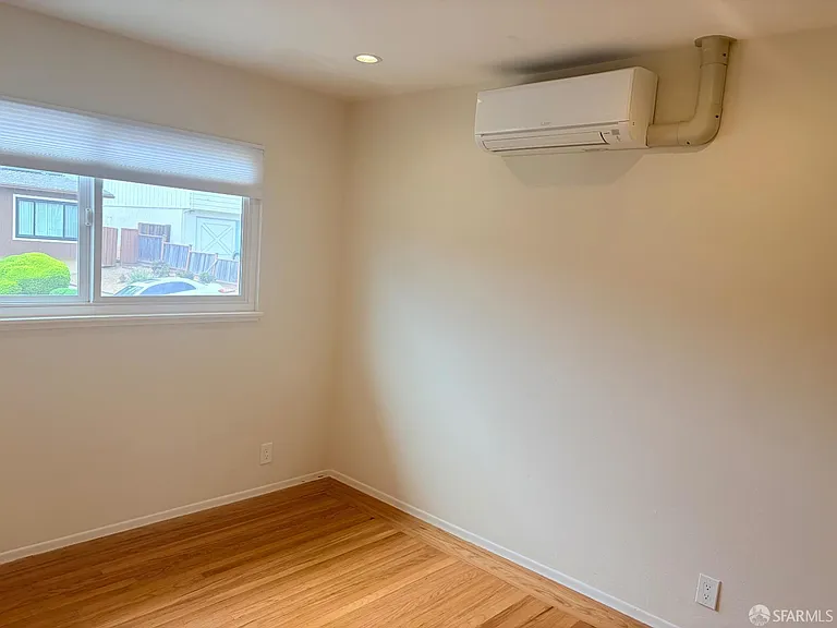 2555 Sherwood Dr — Photo 11
