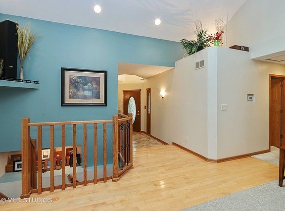2nd image of 35081 N Hilldale Dr