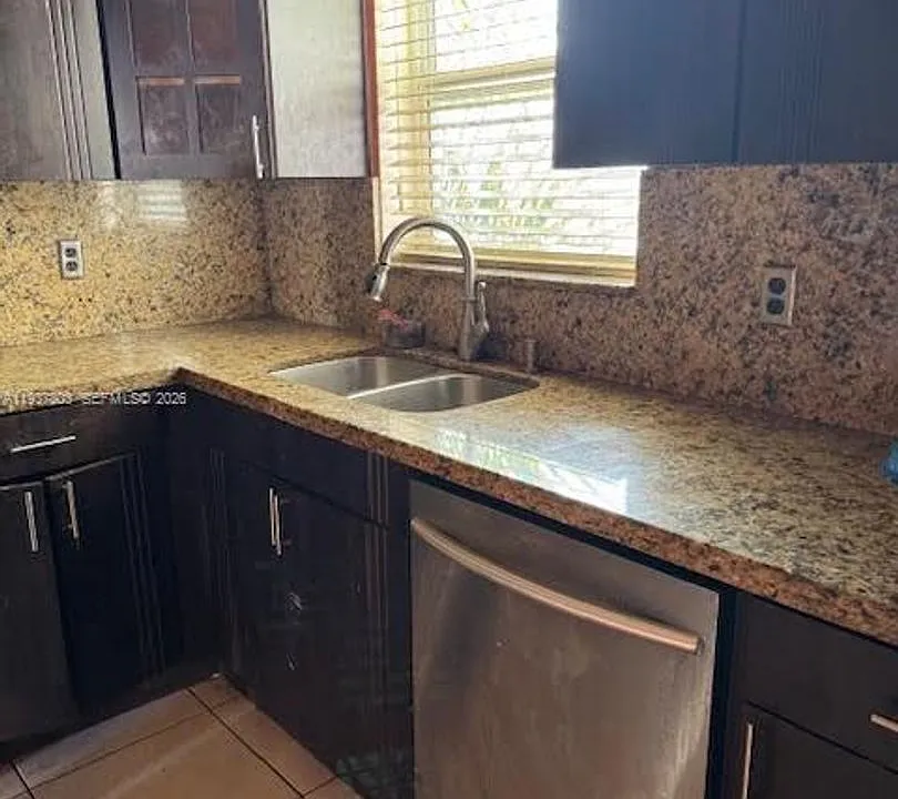 1804 SW 95th Ter
