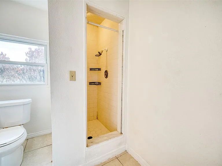 2317 Harris St — Photo 14
