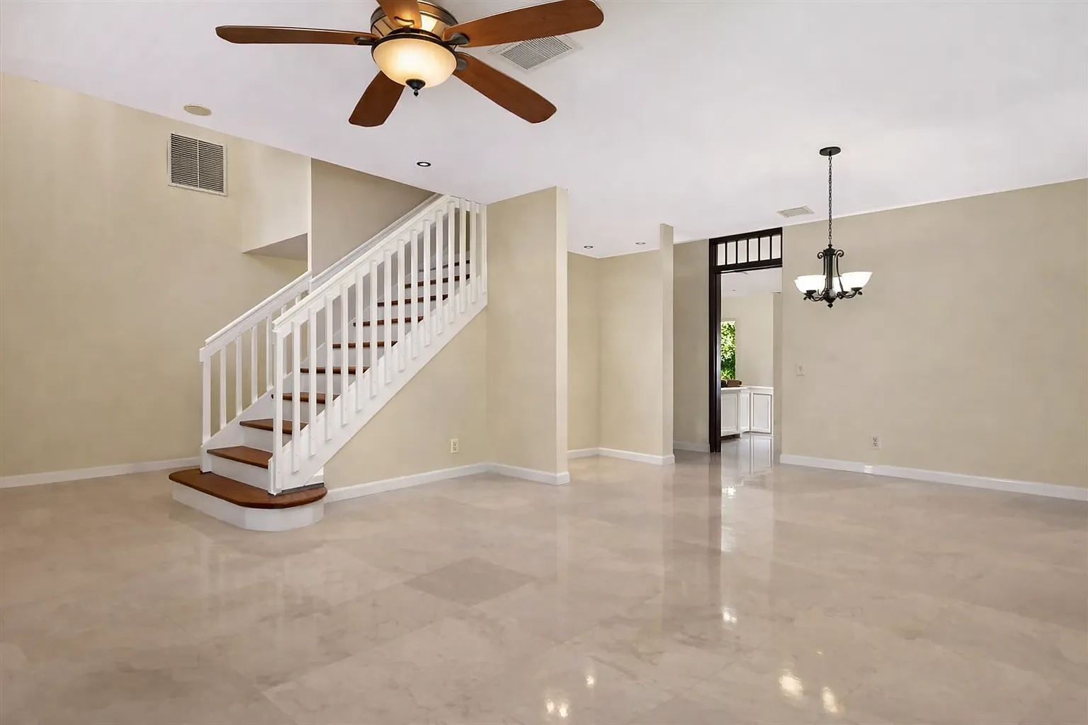 1319 Croton Ct — Photo 3