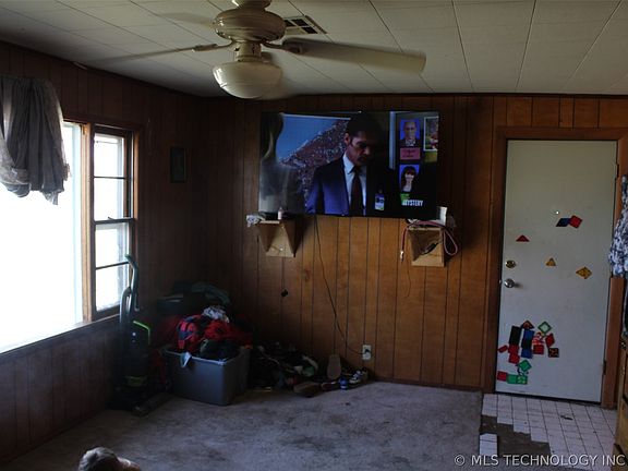 2nd image of 110 S Broadway St