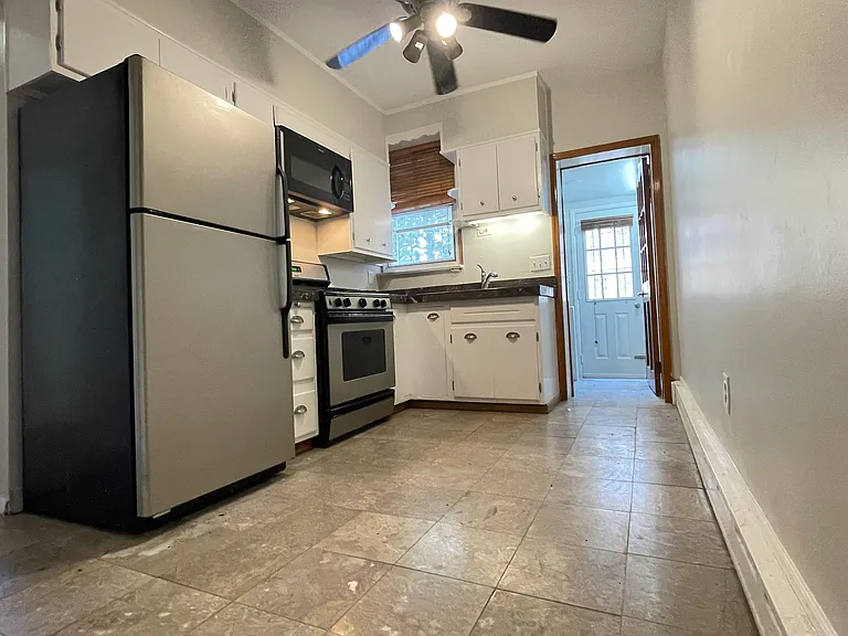 425 S 46th St #1 — Photo 6