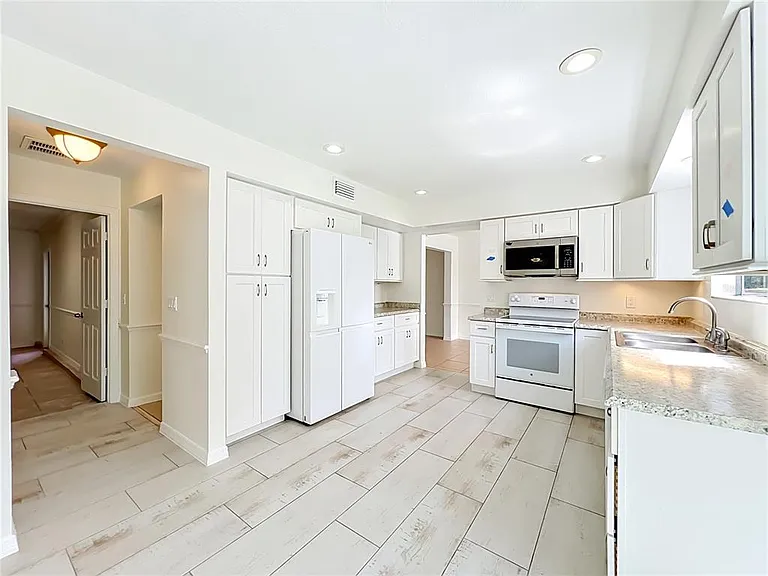 650 Whittingham Pl — Photo 20