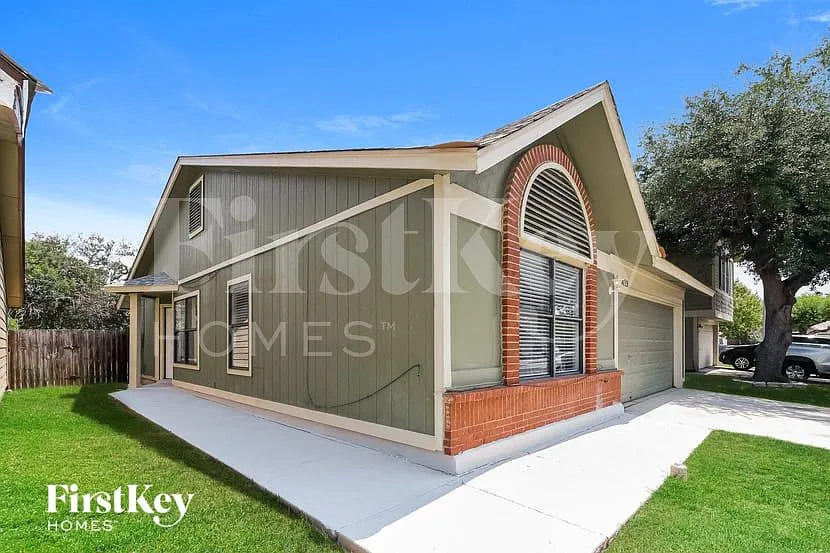 3 bed, 2.0 bath, 1187 sqft, $1,490 — Photo 2