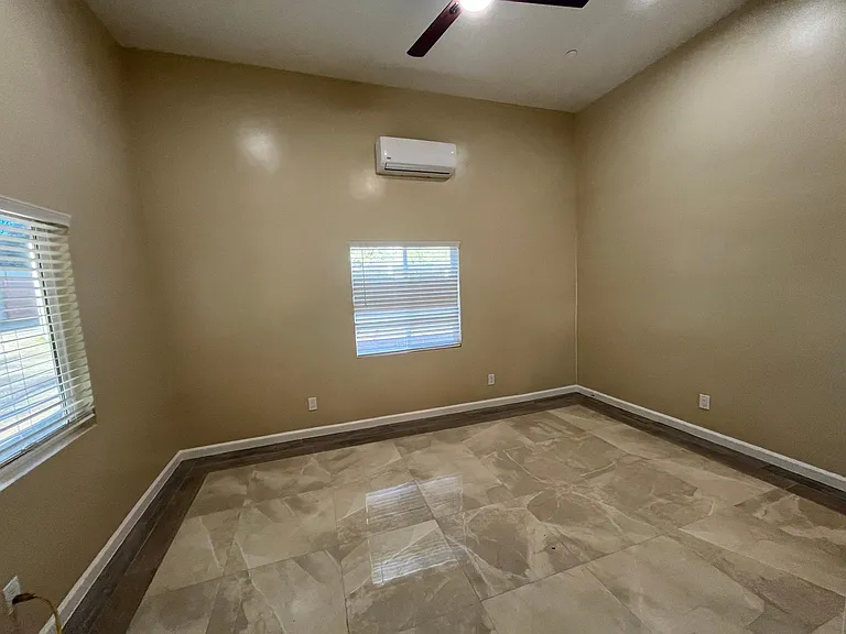 2739 Eltinge Dr — Photo 17