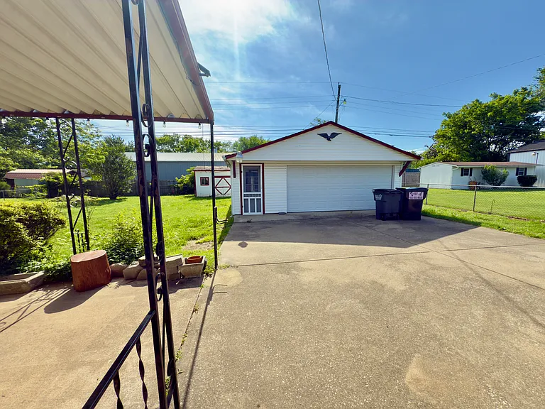 222 Yorktown Rd — Photo 34