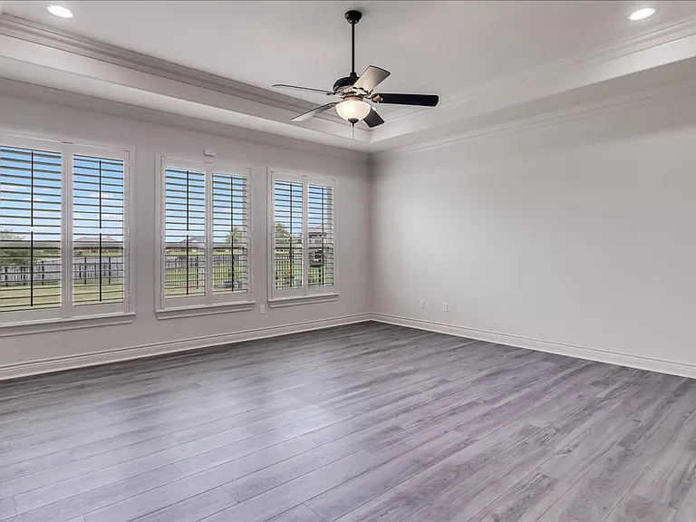 6241 Lago Vista Dr — Photo 40