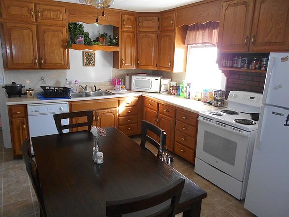 5th image of 905 Locust St