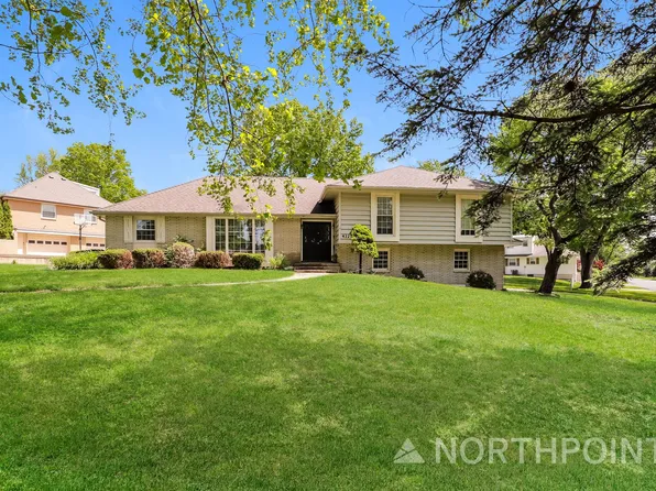 4321 S Briarcliff Ave, Independence, MO 64055