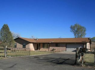 1055 McNew Ln, Bosque Farms, NM 87068