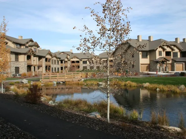 6005 Saint Moritz Dr APT B, Whitefish, MT 59937