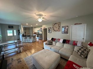 1130 Pickett Rd, Jacksonville, NC 28540