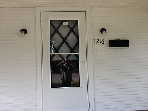 5th image of 1216 W Neely Ave