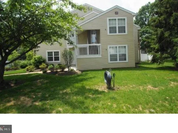 2602 Beacon Hill Dr, Southampton, PA 18966