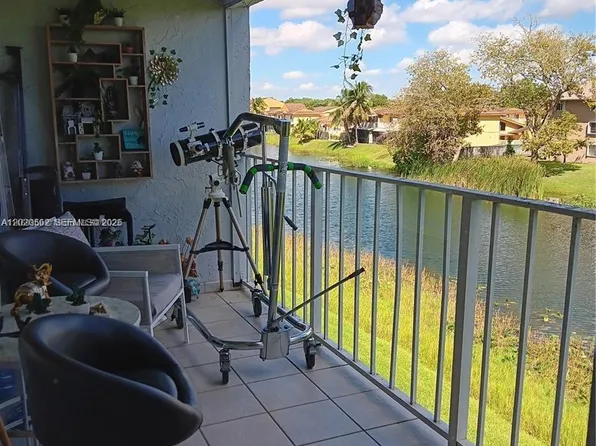 8475 SW 156th Ct APT 333, Miami, FL 33193