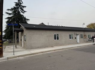1242 J St APT A, Sanger, CA 93657