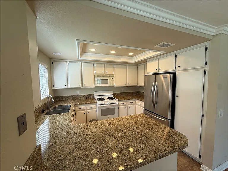 14 Woodleaf — Photo 5
