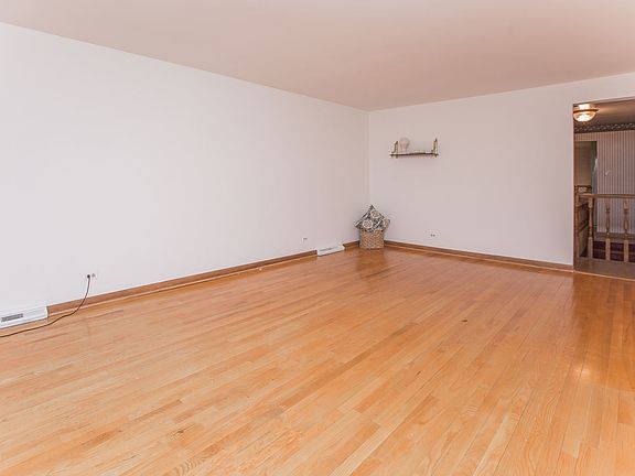 3rd image of 3248 W 97th St