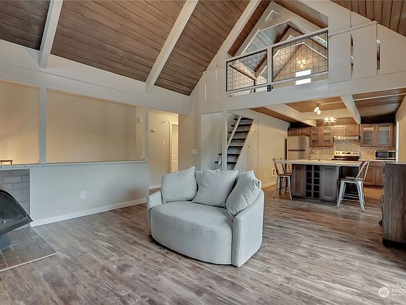 3rd image of 4221 67th Avenue W #B