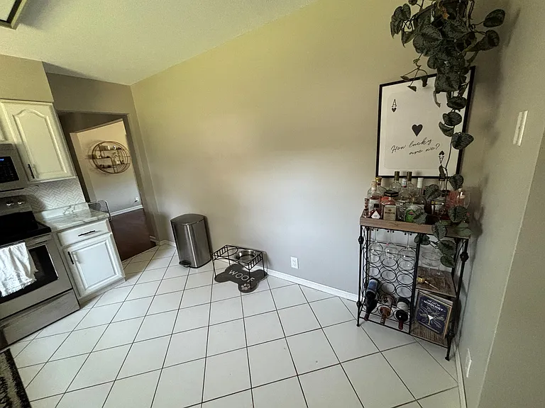 2611 Shawnee Ave — Photo 4