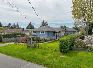 3960 Cherrilee Cres, Saanich, BC V8N 1R9