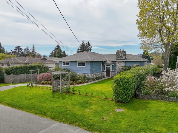 3960 Cherrilee Cres, Saanich, BC V8N 1R9