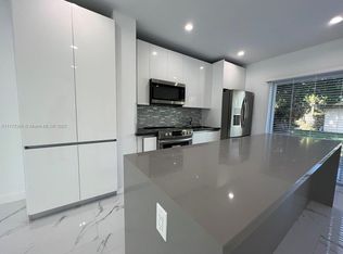 7902 SW 68th Ave, South Miami, FL 33143