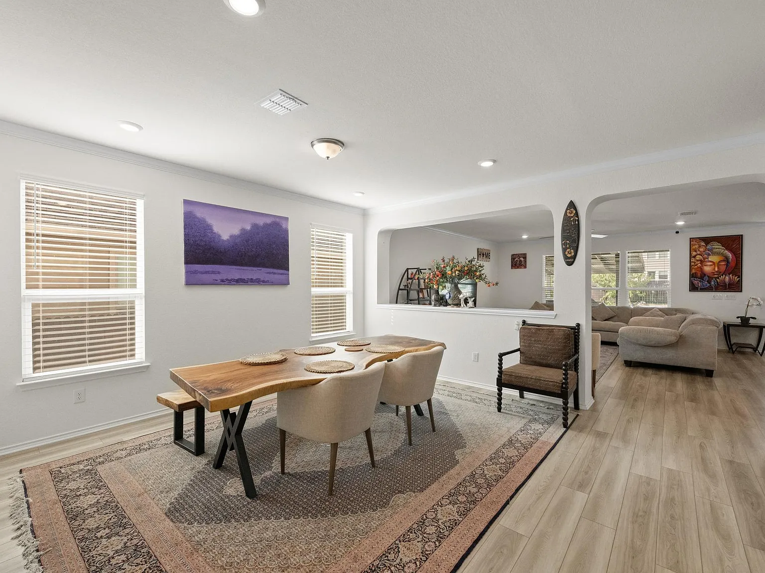 5 bed, 3.0 bath, 3473 sqft, $3,600 — Photo 2