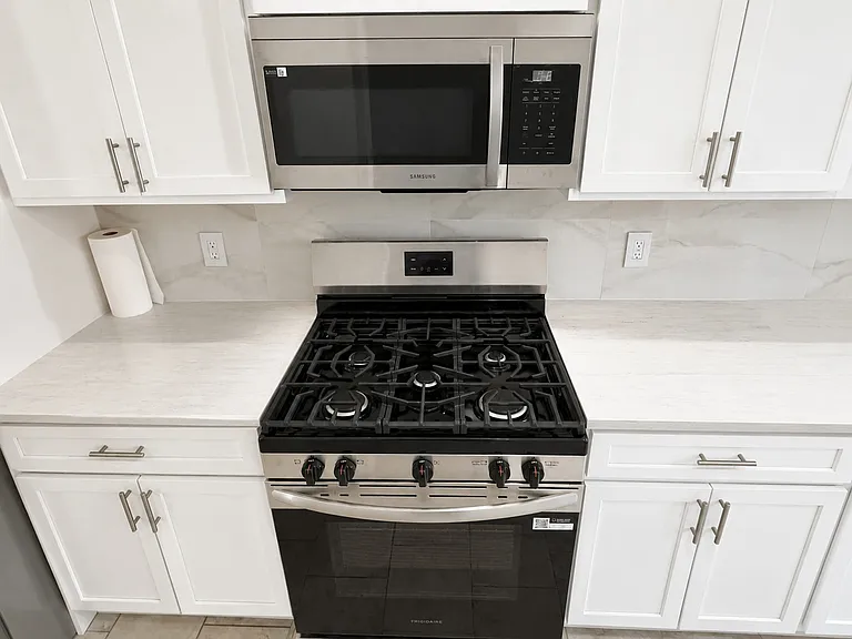 137 Hammond Ave #4 — Photo 15
