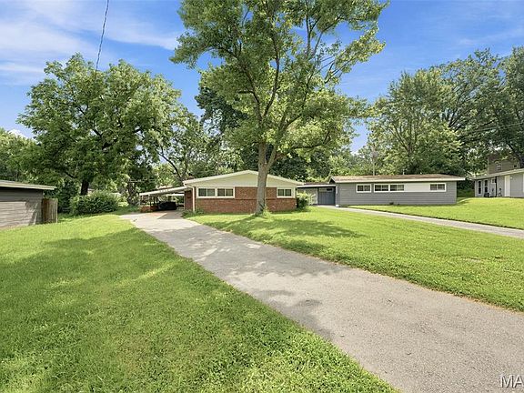 3rd image of 6830 Friarwood Dr