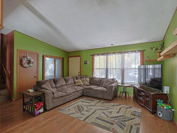 2nd image of 13111 Hobart Ct