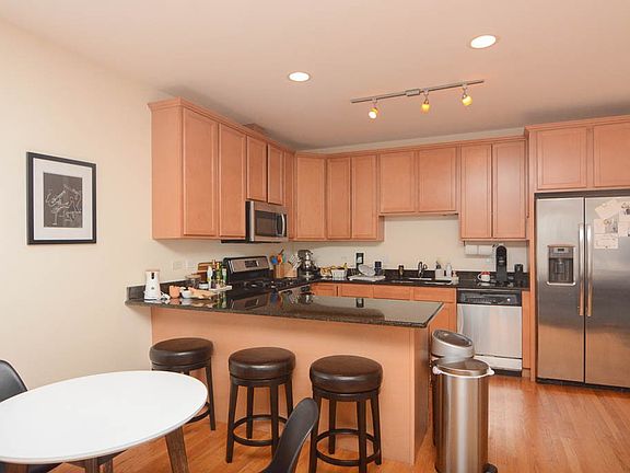 2nd image of 3655 N Southport Ave #N4