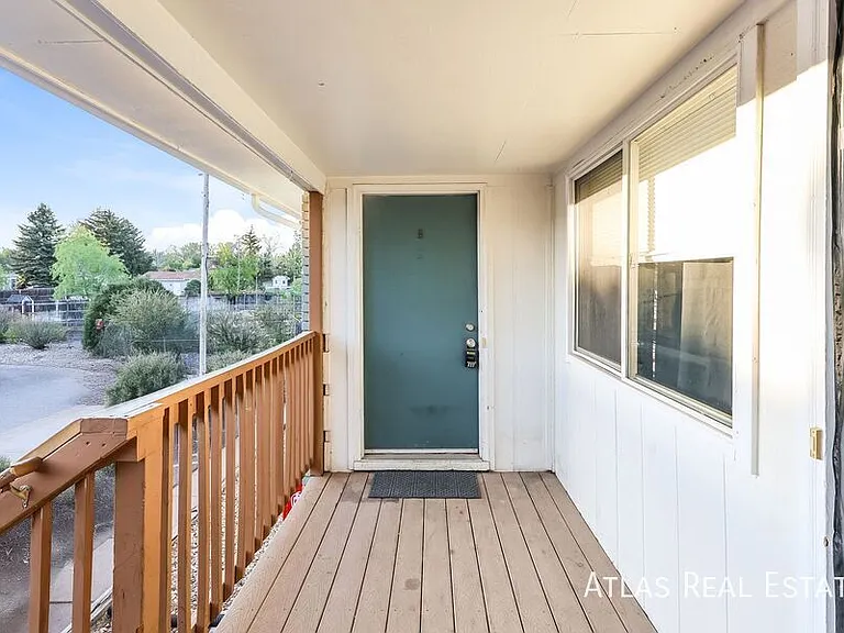 920 Bishop Ct #A — Photo 2