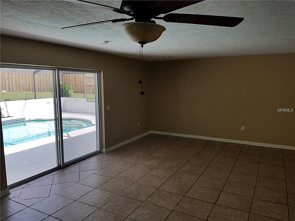 5th image of 921 N Lake Otis Dr SE