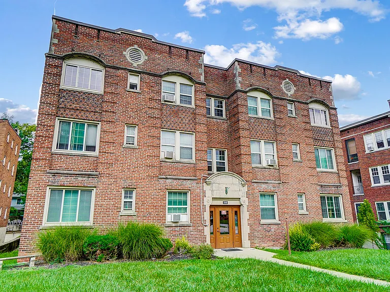 2560 Madison Rd #10 — Photo 18