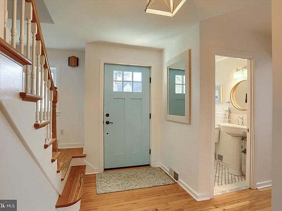 4th image of 155 Oak Ln
