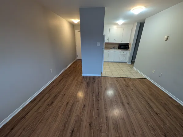 44 River Rd #4, Halifax, NS B3R 1V3