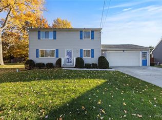 44 Middlesex Rd, Orchard Park, NY 14127