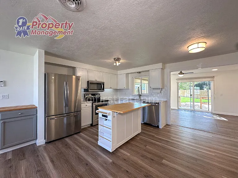 7703 S Mistyglen Ave — Photo 5