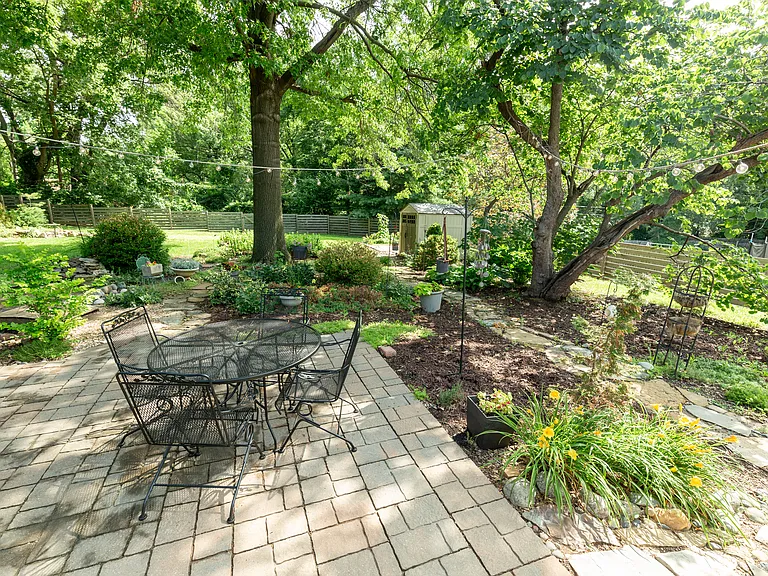 8721 Goodman St — Photo 23